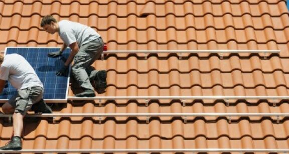 Investissement dans la transition énergétique : attention aux arnaques !