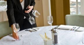 Près de la moitié des restaurateurs songent à rehausser leurs prix en 2023