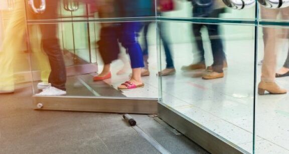 Taxe sur les surfaces commerciales : quid des sas d’entrée ?