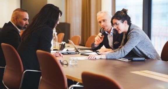 Greffiers des tribunaux de commerce : lutte contre la fraude sociale