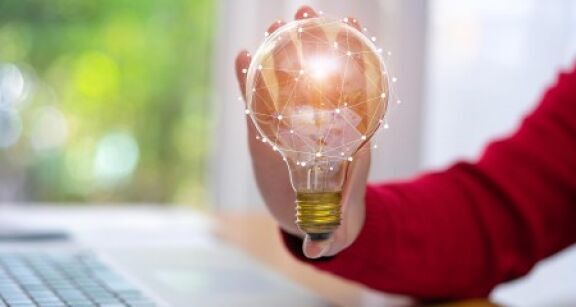 Les tarifs d’électricité plafonnés pour les TPE en 2023