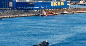 Ikea livre ses clients parisiens par la Seine