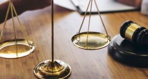 Commissaires de justice, notaires : simplification des formalités en cas de cession de parts sociales