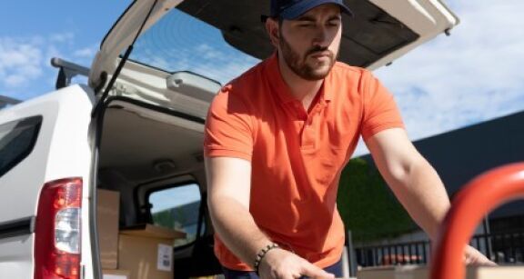 Bientôt un statut plus protecteur pour les livreurs des plates-formes ?