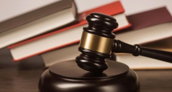 Commissaires de justices : modalités d’obtention de la carte professionnelle