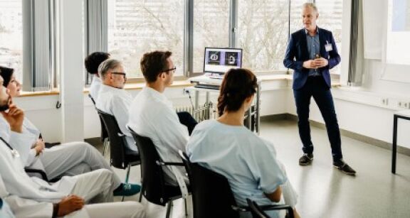 Professionnels de santé : un diplôme pour « Soigner les soignants »