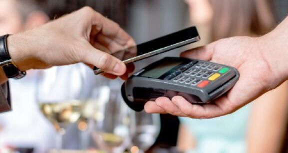 Titres-restaurant : quelle limite d’exonération pour la contribution patronale en 2023 ?