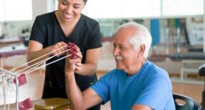 Ergothérapeutes : le droit de prescrire certains dispositifs médicaux 