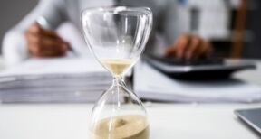 L’entrée en vigueur de la facturation électronique est reportée sine die !