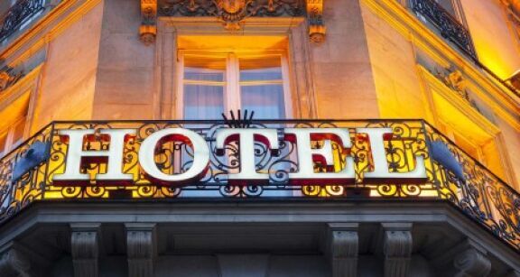 Qui, bailleur ou locataire, doit supporter le coût des travaux prescrits par l’administration ?