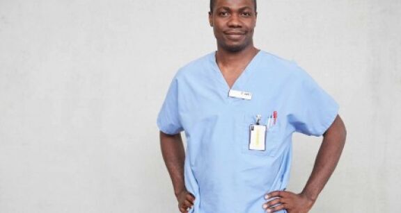 Infirmiers : les aides-soignants expérimentés bientôt formés au métier d’infirmier