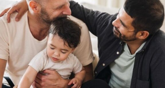 Prendre un congé d’adoption, c’est désormais plus simple !