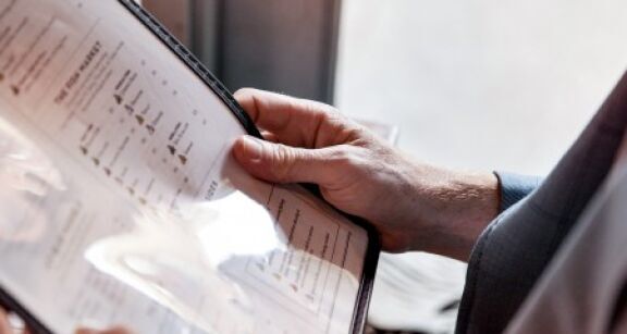 Restaurants : les cartes devront mentionner les plats non faits maison d’ici 2025