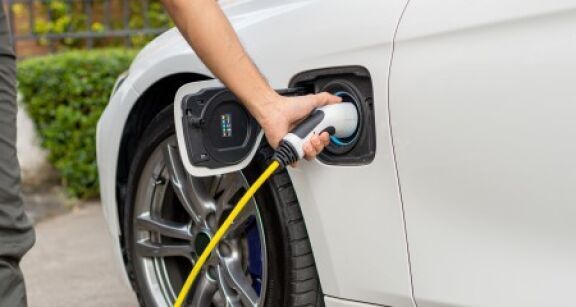 Les Français s’interrogent sur la voiture électrique