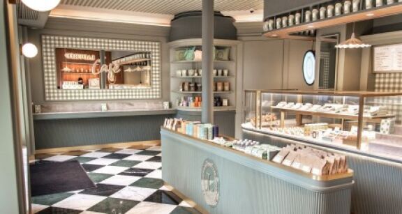 Ladurée ouvre son premier coffee shop à Paris