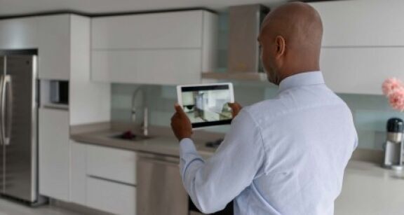 Réalisez l’état des lieux de sortie en présence de votre locataire !