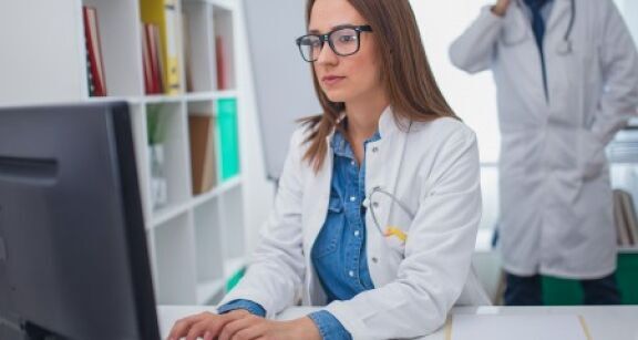 Assistants médicaux : en route vers les 10 000 postes ?