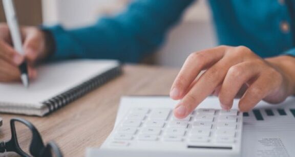 Rémunération variable : les objectifs doivent être rédigés en français !