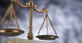 Professionnels du droit : liste des professions réglementées