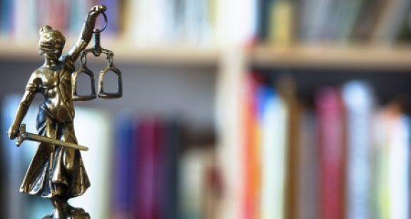 Qui peut agir en justice pour le compte d’une association ?