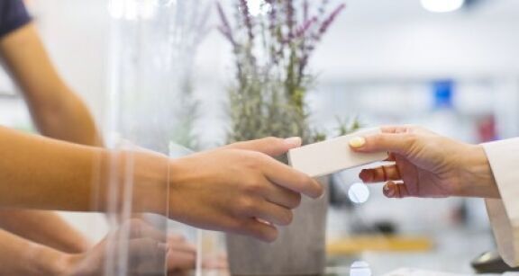 Entr&#x00e9;e en vigueur de l&#x2019;interdiction de distribuer des &#x00e9;chantillons de produits