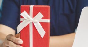 Des cadeaux et bons d’achat de Noël exonérés de cotisations sociales