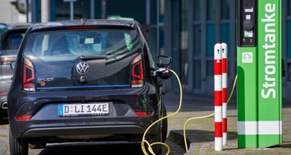 Voitures &#x00e9;lectriques&#x00a0;: les ventes reculent France et en Allemagne