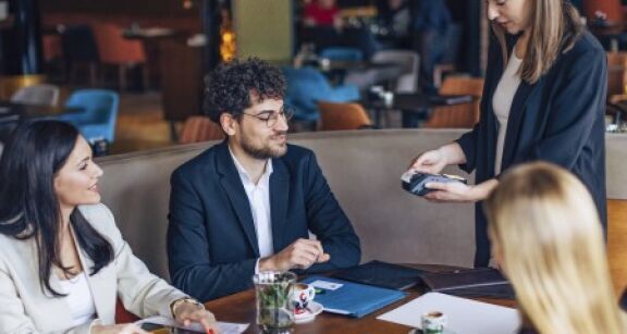 La limite d’exonération des titres-restaurant en 2025