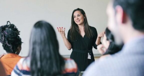Apprentissage du français : de nouveaux droits pour les salariés allophones