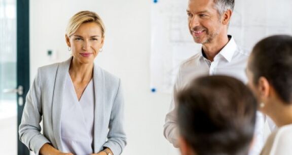 2025 : les dirigeants d’ETI reprennent espoir mais restent prudents