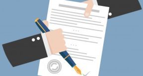 Quelle est la nature des contrats de travail signés par une association ?