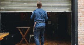 Manquements aux obligations d’un bail commercial et suspension d’une clause résolutoire